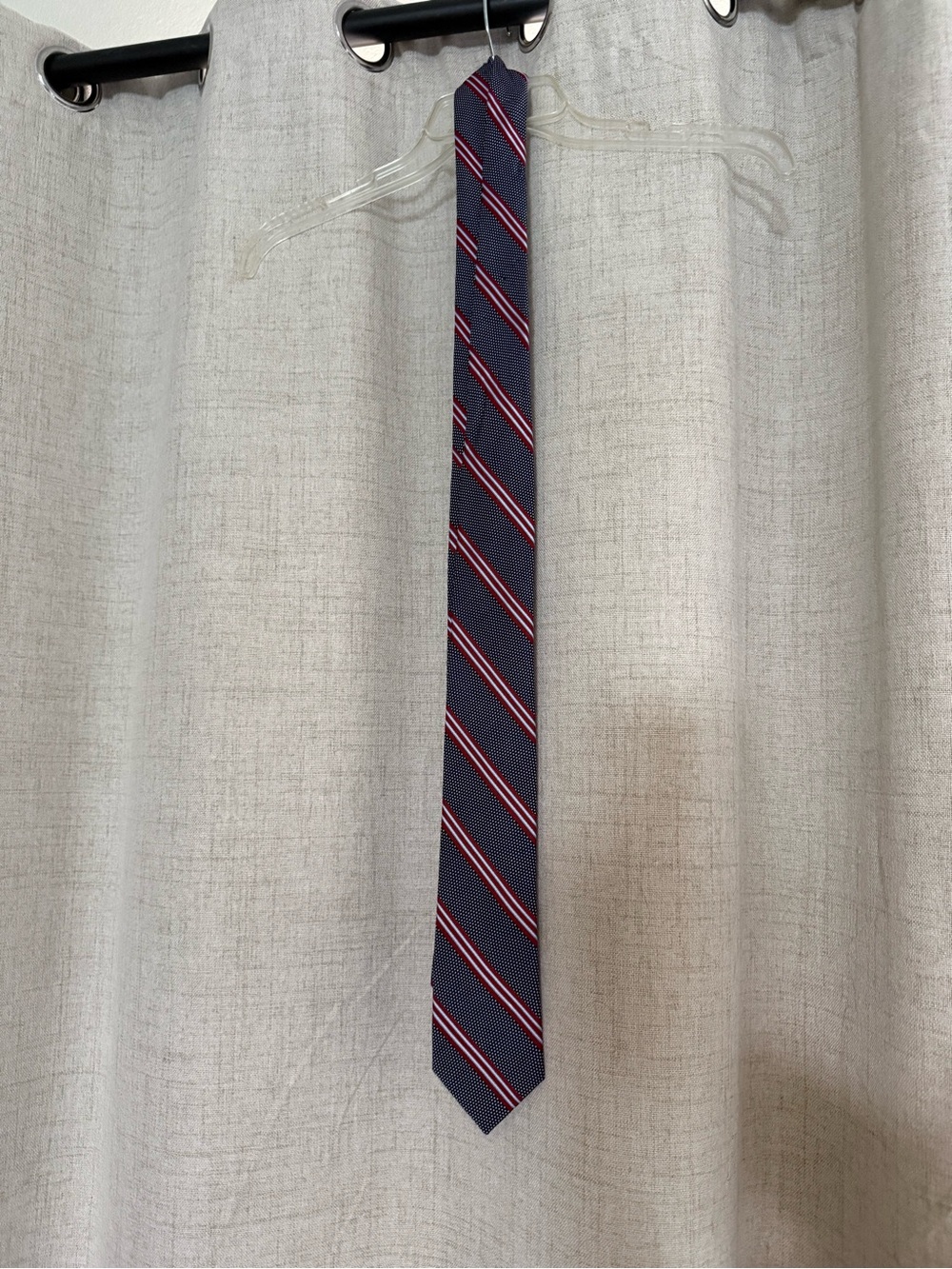 Pronto Uomo Navy Tie with Red and White Diagonal Stripes